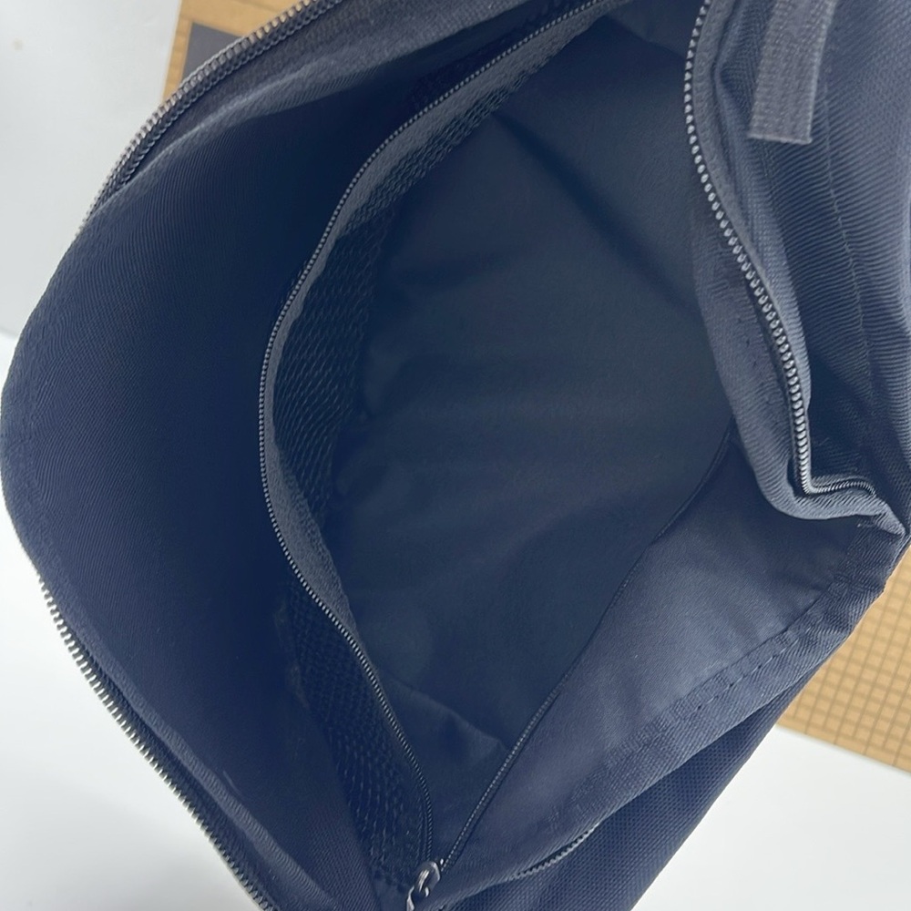 Nike Black Belt Bag Nike Heritage Waistpack (3L) & Fanny Pack
Black 
NWT - Picture 12 of 16
